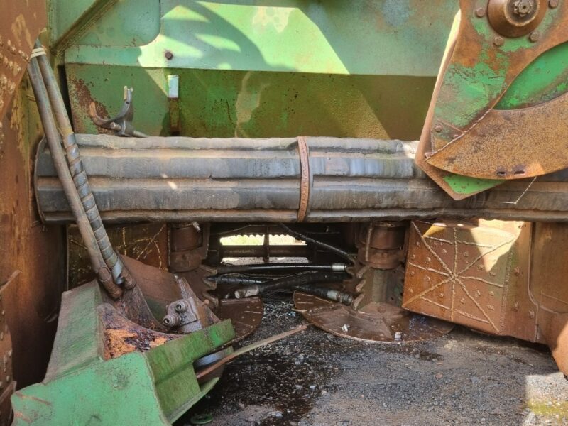Diversas Peças para Colhedoras de Cana John Deere - Preço Sob Consulta