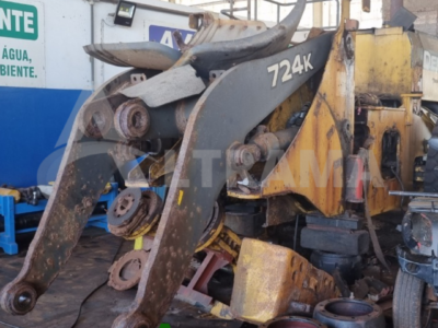 Diversas Peças para Aplicação na Pá Carregadeira John Deere modelo 724K