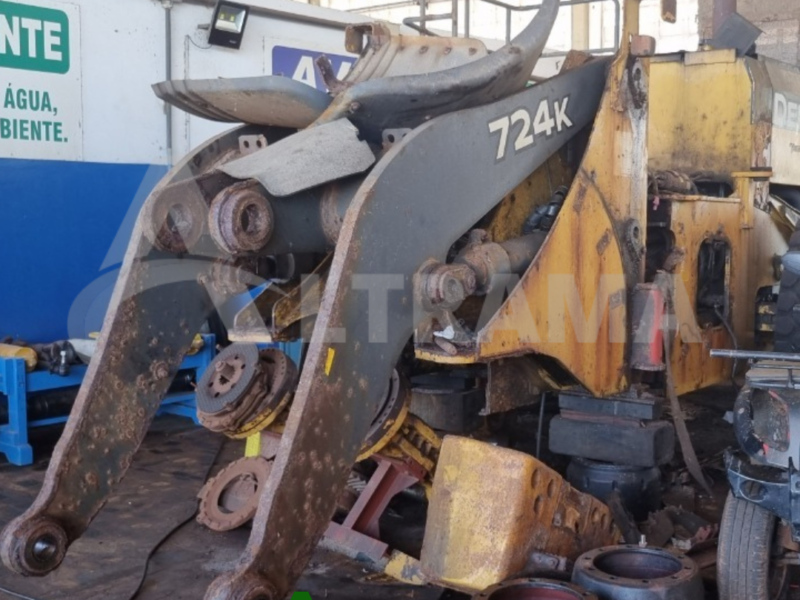Diversas Peças para Aplicação na Pá Carregadeira John Deere modelo 724K