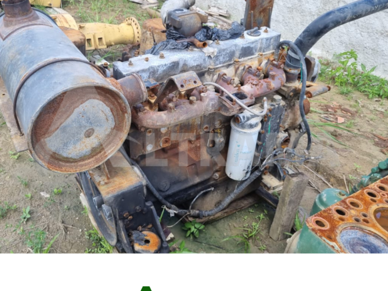 Motor CUMMINS C8.3 com 296 HP de Potência