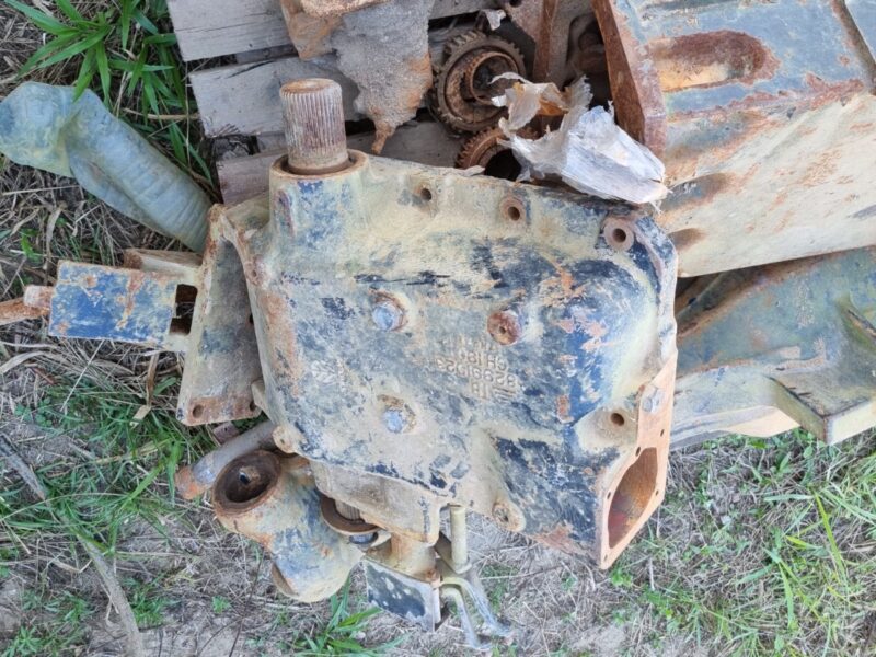 Tampa hidráulica para aplicação no trator New Holland TL-75