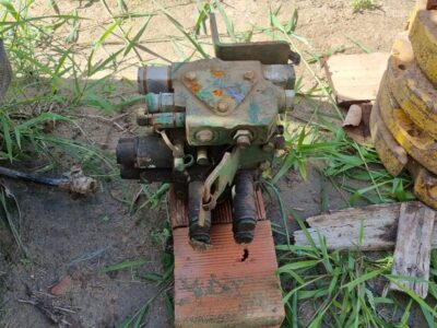 Comando hidráulico para aplicação nos tratores John Deere linha 5000