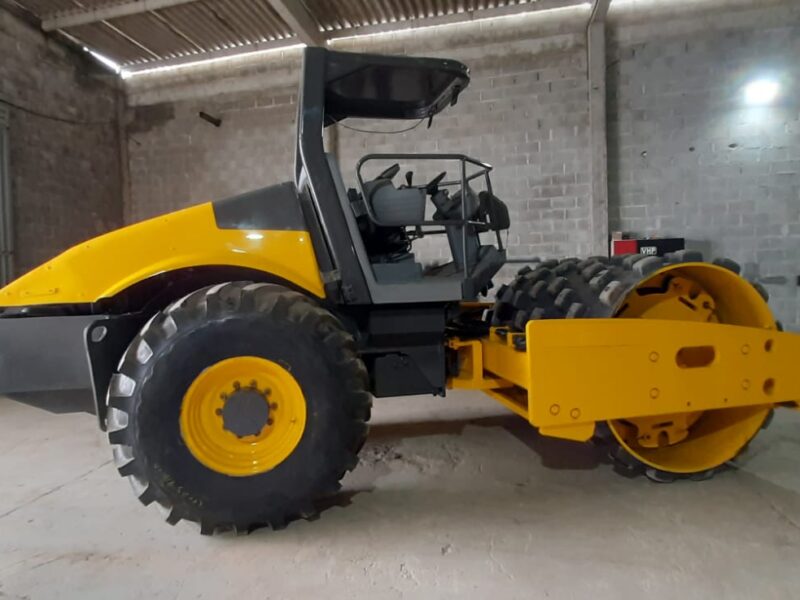 Rolo Compactador Volvo SD 105 F ano 2013 - Venda ou Locação