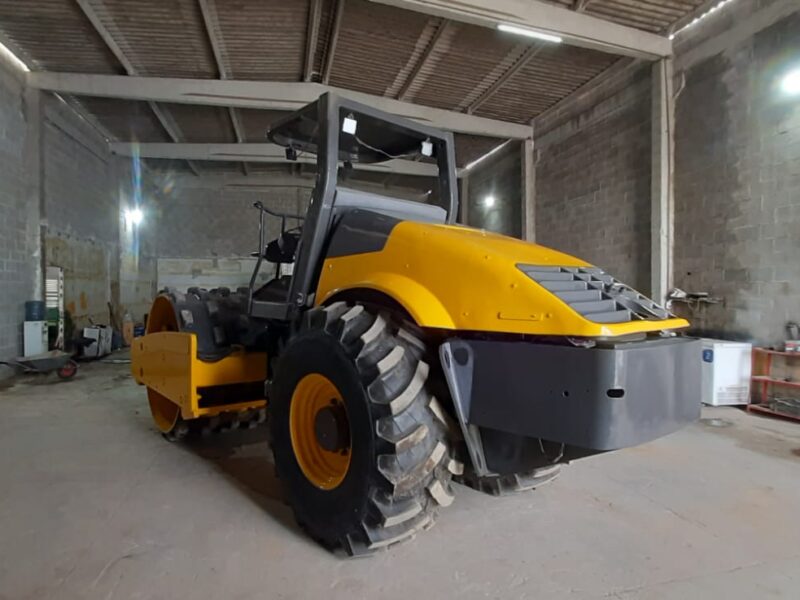 Rolo Compactador Volvo SD 105 F ano 2013 - Venda ou Locação