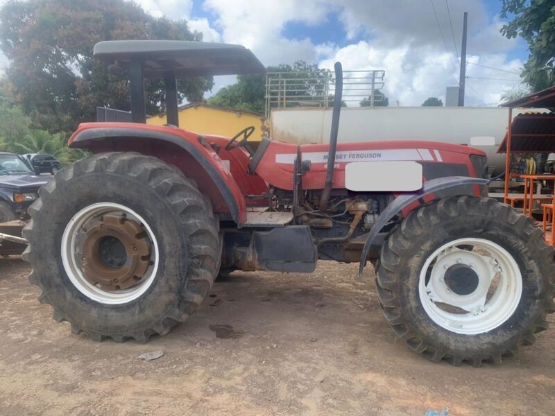 TRATOR DE PNEUS MARCA MASSEY FERGUSON MODELO 4299 ANO 2013