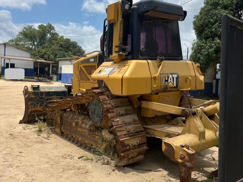 TRATOR DE ESTEIRAS MARCA CATERPILLAR MODELO D6N ANO 2014