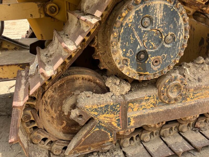 TRATOR DE ESTEIRAS MARCA CATERPILLAR MODELO D6N ANO 2014