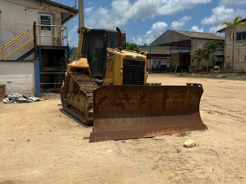 TRATOR DE ESTEIRAS MARCA CATERPILLAR MODELO D6N ANO 2014