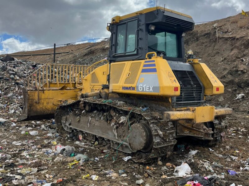 TRATOR DE ESTEIRAS KOMATSU MODELO D61EX ANO 2021